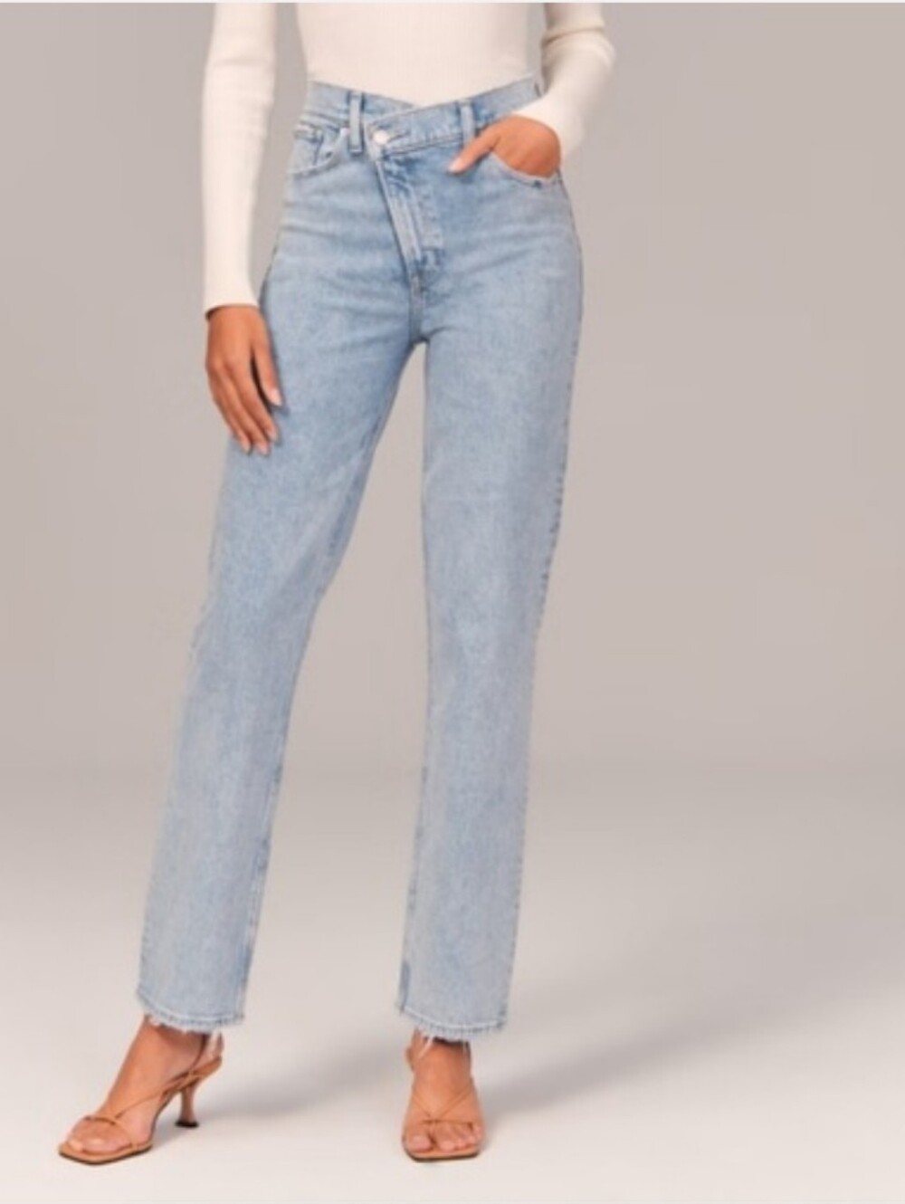 Abercrombie & Fitch The 90s Straight Ultra High Rise Curve Love Crossover Waist